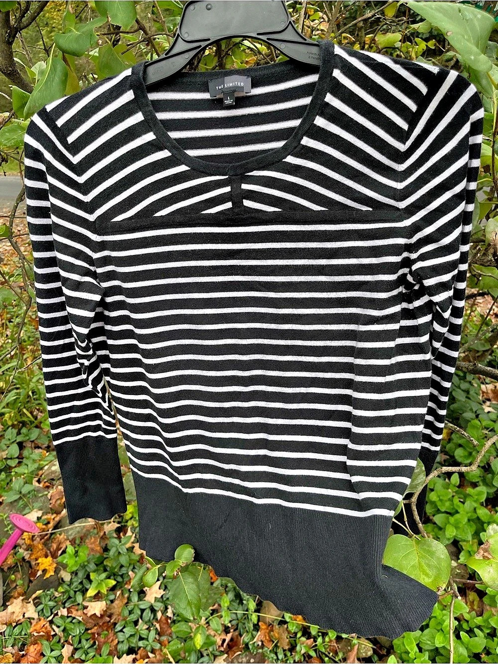 The Limited Striped Sweater in Black & White Size Large Like New